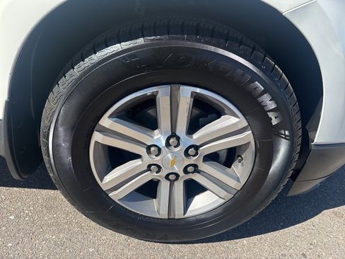 Used 2015 Chevrolet Traverse LT image 10