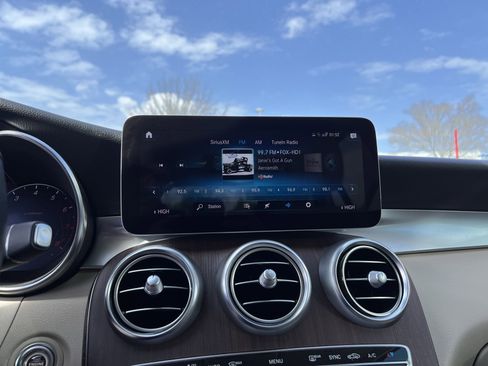 Used 2022 Mercedes-Benz GLC 300 image 24