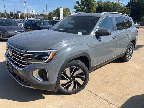 New 2025 Volkswagen Atlas SEL image 3