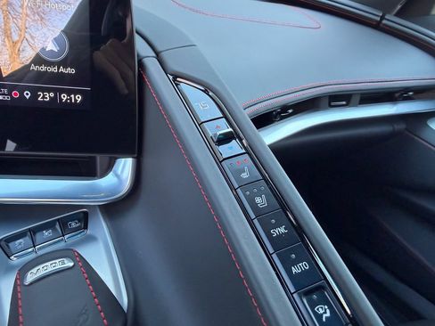 Used 2021 Chevrolet Corvette Stingray Premium Cpe w/ Z51 Performance Package image 28