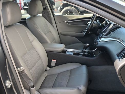 Used 2018 Chevrolet Impala LT image 16
