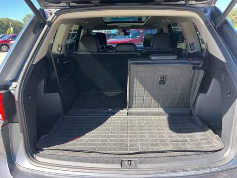 Used 2021 Volkswagen Atlas SEL R-Line image 6