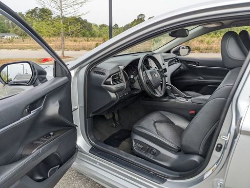 Used 2023 Toyota Camry XSE image 33