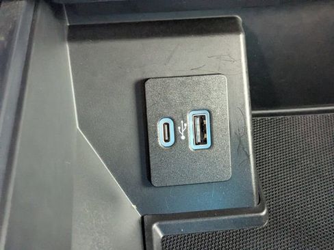 Used 2021 Ford F150 Lariat w/ Trailer Tow Package image 22