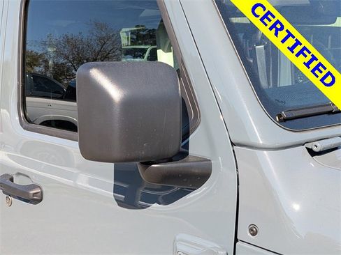 Used 2025 Jeep Wrangler Unlimited Rubicon image 11