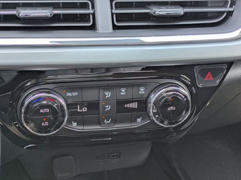 Used 2026 Chevrolet Trax LT w/ Driver Confidence Package image 18