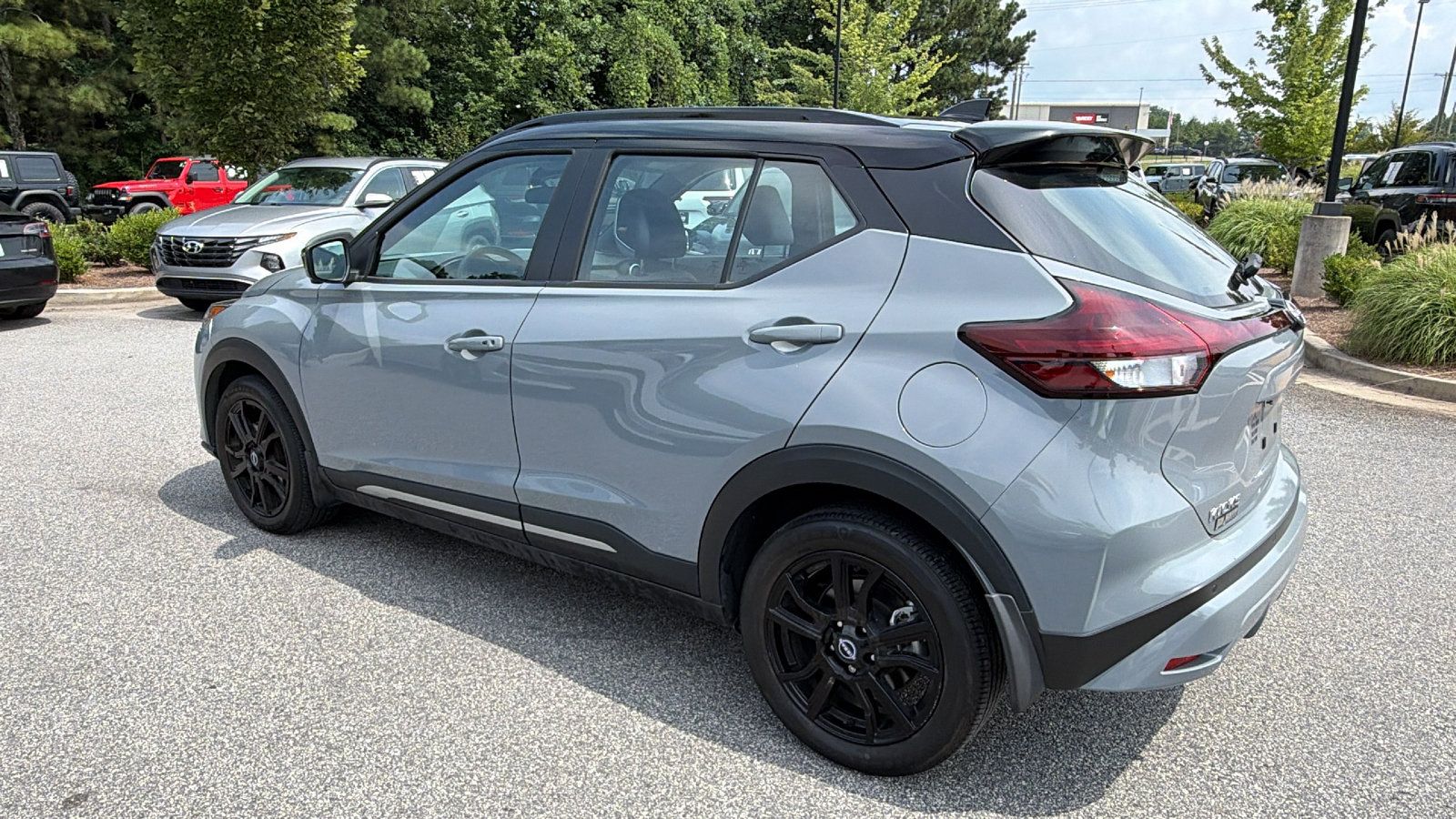 Used 2024 Nissan Kicks SR w/ SR Premium Package FWD image 10
