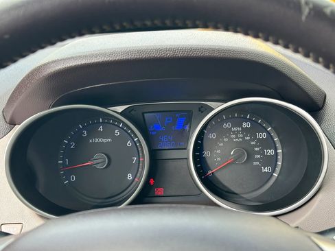 Used 2012 Hyundai Tucson Limited image 27