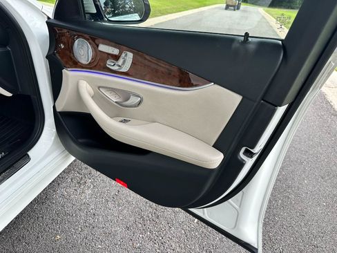 Used 2018 Mercedes-Benz E 300 w/ Premium 1 Package image 27