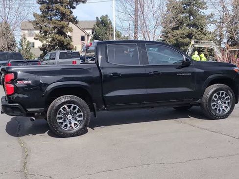 Used 2024 Chevrolet Colorado Z71 w/ Z71 Convenience Package 2 image 9