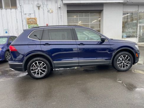 Used 2021 Volkswagen Tiguan SE w/ Panoramic Sunroof Package image 11