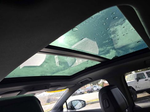 Used 2025 Audi Q4 e-tron Premium Plus w/ Premium Plus image 22