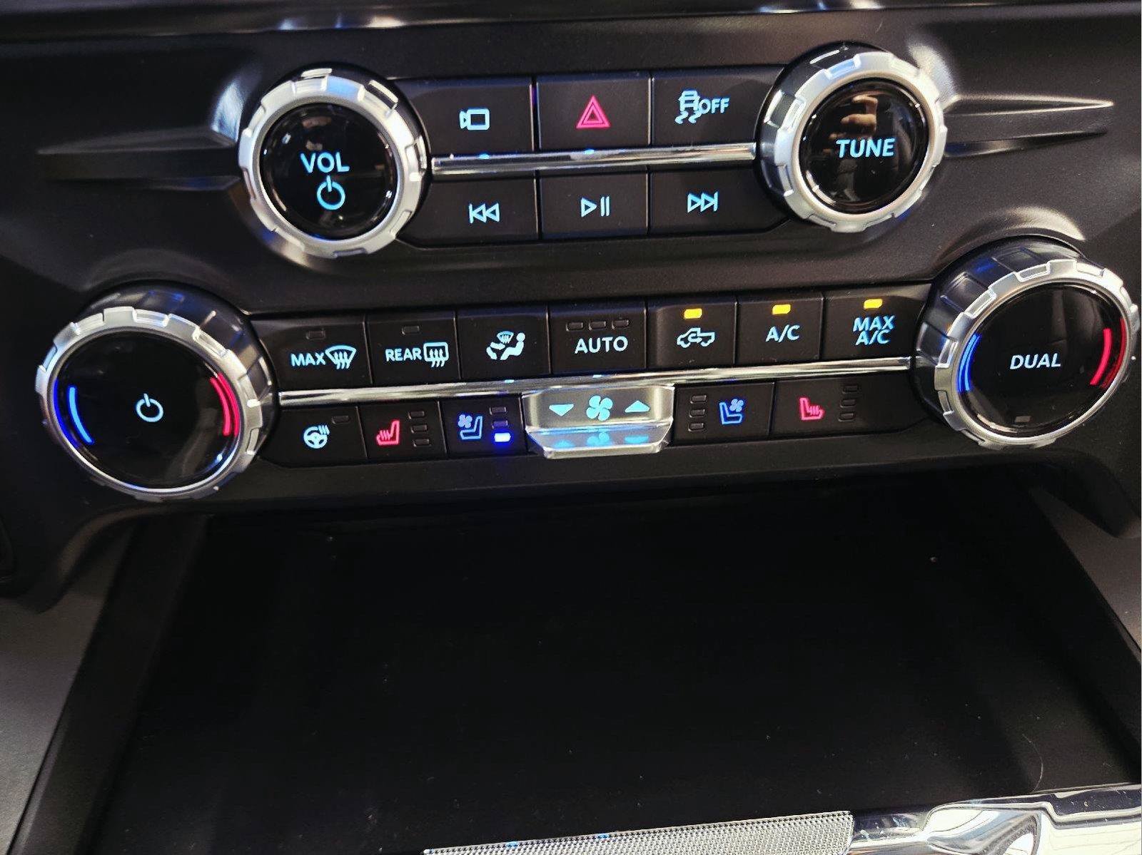 New 2026 Ford F350 Lariat w/ FX4 Off-Road Package AWD/4WD image 49