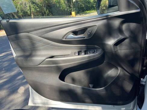 Used 2025 Buick Envista Sport Touring image 20