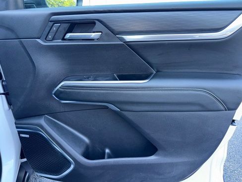 Used 2025 GMC Acadia Elevation FWD image 33