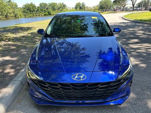 Used 2023 Hyundai Elantra SE FWD image 9