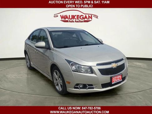 Used 2014 Chevrolet Cruze LT w/ Sun, Sound and Sport Package FWD image 3