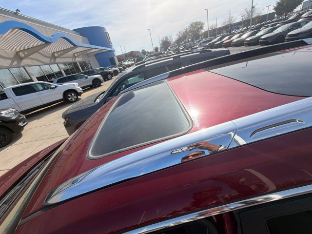 Used 2011 Buick Enclave CXL FWD image 4
