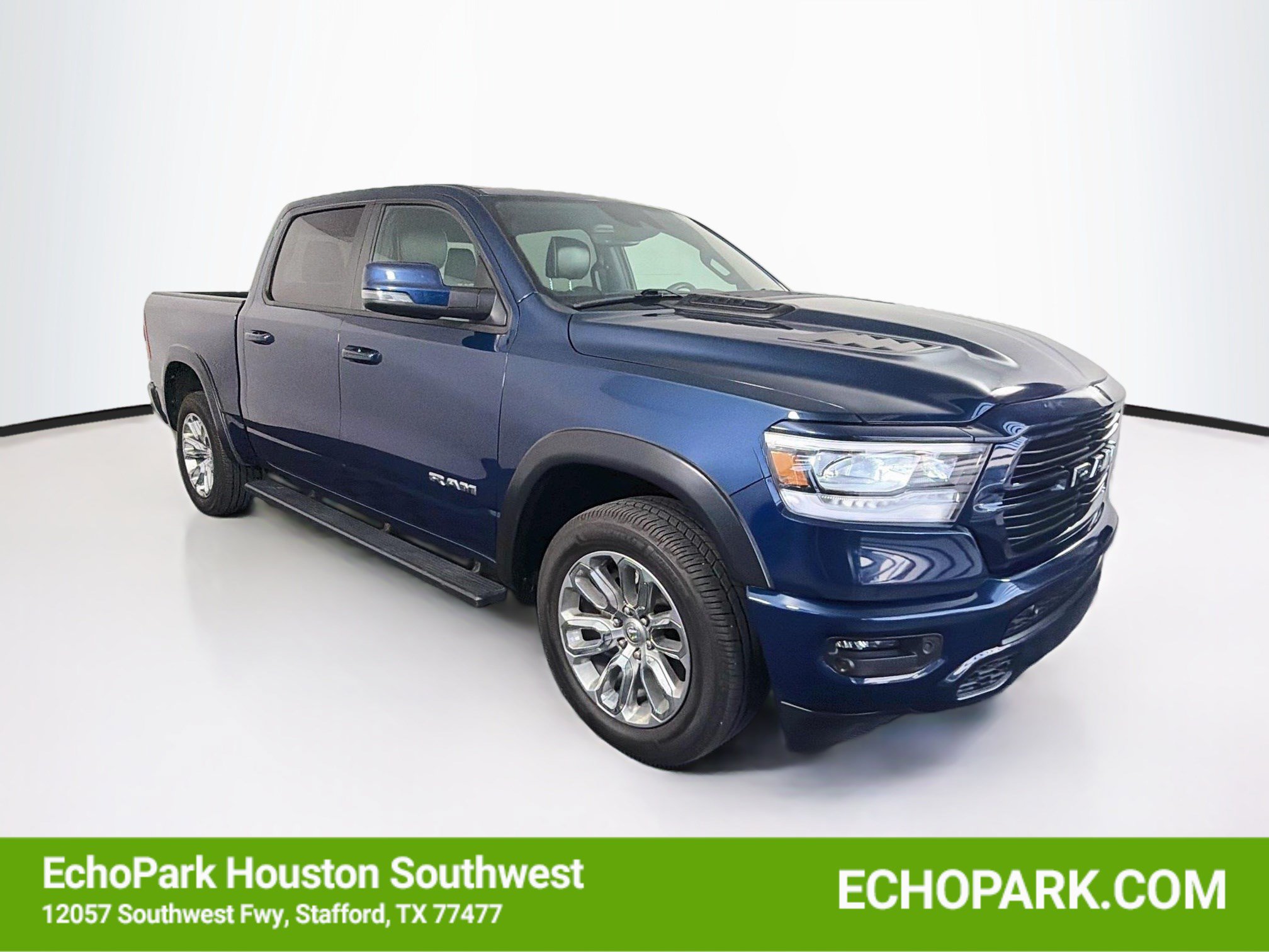 Used 2024 RAM 1500 Laramie AWD/4WD image 1