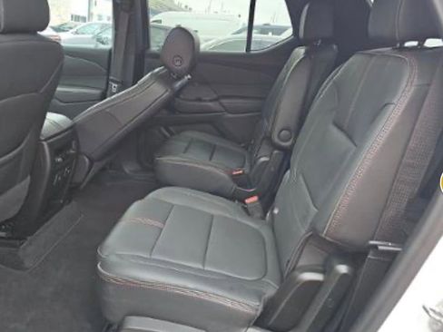 Used 2023 Chevrolet Traverse RS image 6