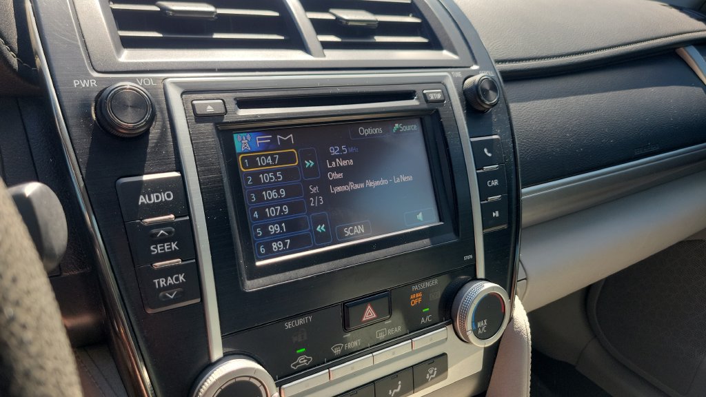 Used 2013 Toyota Camry LE FWD image 17