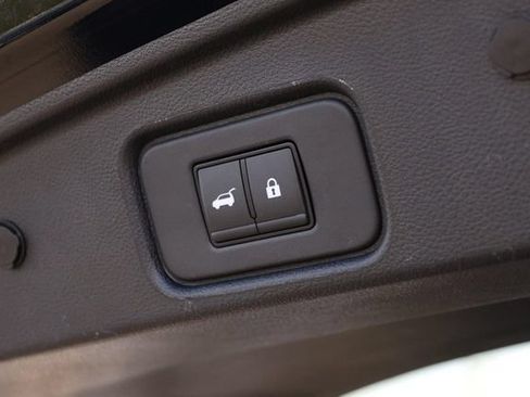 Certified 2025 Nissan Pathfinder SL w/ Black Appearance Package AWD/4WD image 8