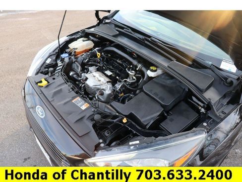 Used 2018 Ford Focus SE w/ SE Appearance Package image 34