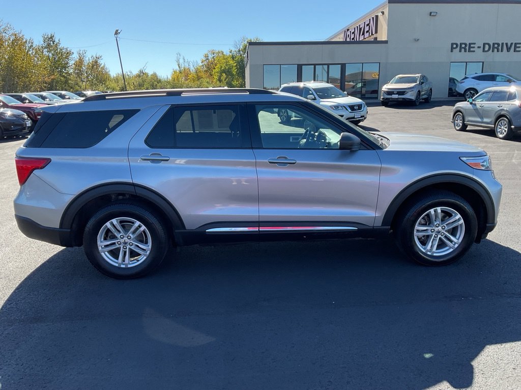 Used 2020 Ford Explorer XLT w/ Comfort Package AWD/4WD image 4