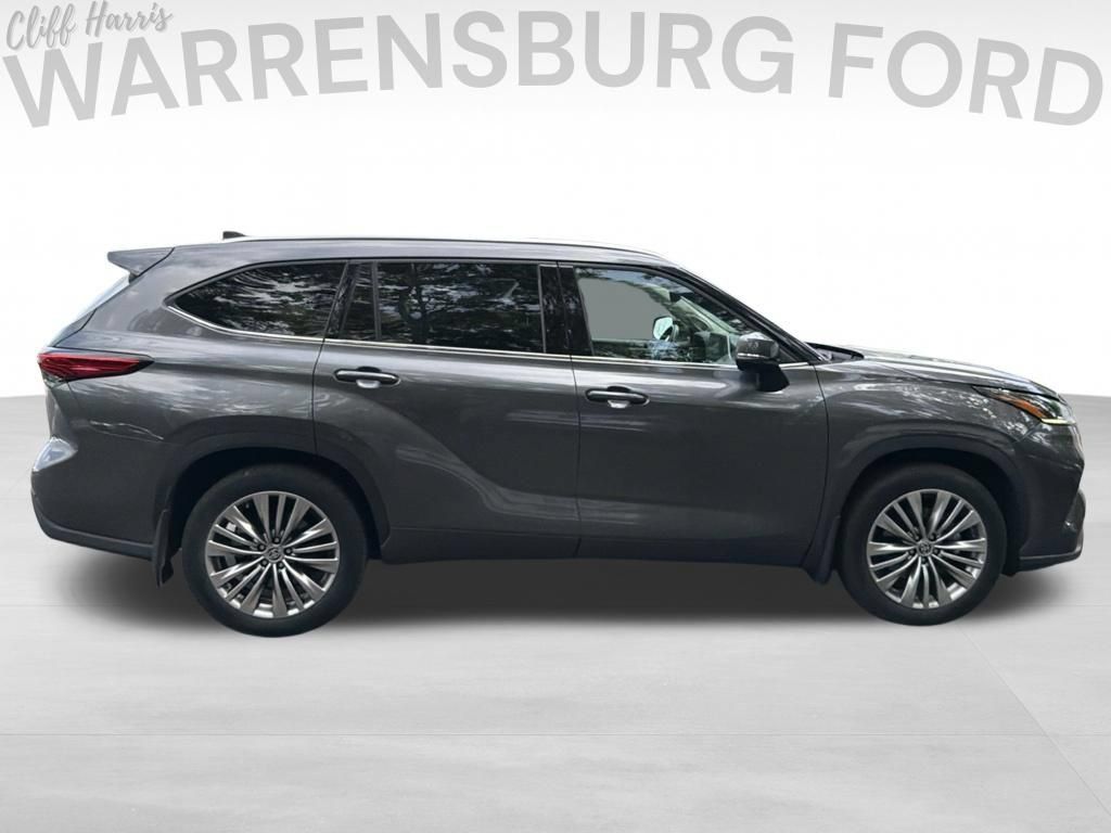 Used 2021 Toyota Highlander Platinum AWD/4WD image 8