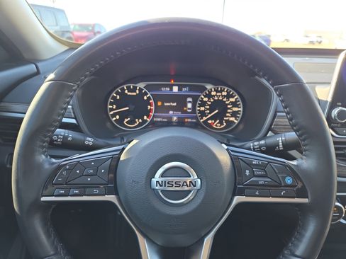 Used 2019 Nissan Altima 2.5 Platinum image 10