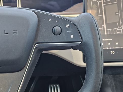 Used 2022 Tesla Model S image 28