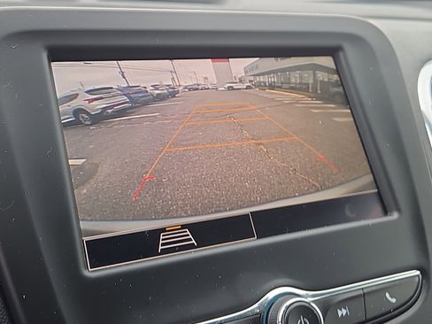 Used 2023 Chevrolet Equinox LT image 9