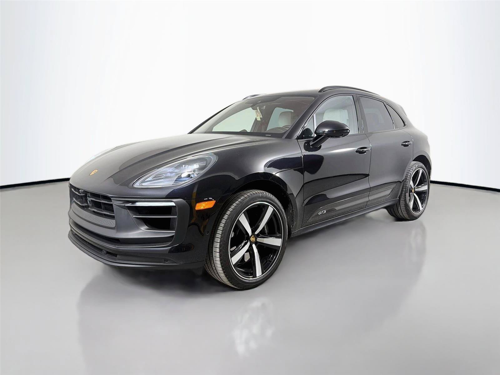 Certified 2026 Porsche Macan GTS AWD/4WD image 1