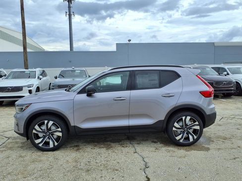 New 2026 Volvo XC40 B4 Plus w/ Protection Package Premier image 4