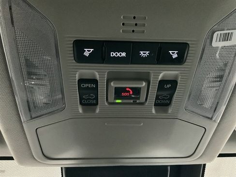 Used 2023 Toyota RAV4 Limited image 34