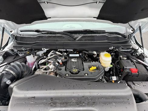 New 2026 RAM 3500 Laramie AWD/4WD image 10