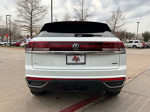 Used 2025 Volkswagen Atlas Cross Sport SE image 7