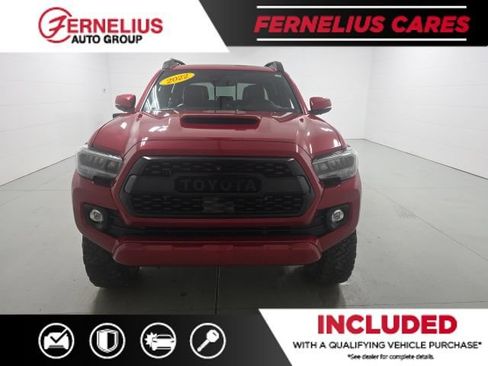 Used 2022 Toyota Tacoma TRD Sport w/ TRD Premium Sport Package AWD/4WD image 2