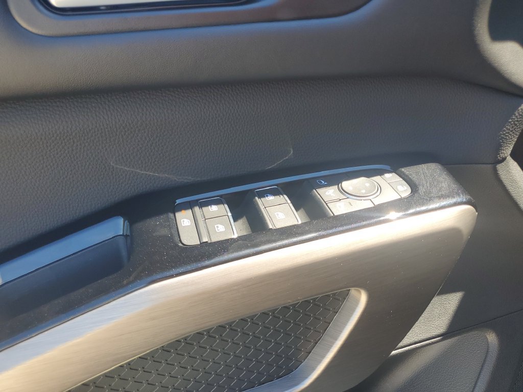 Used 2025 Nissan Pathfinder Platinum w/ Cargo Package FWD image 27
