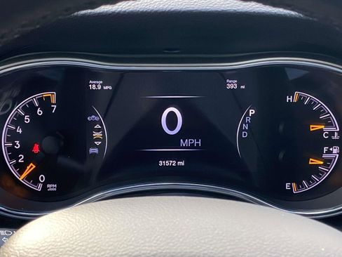 Used 2020 Jeep Grand Cherokee Laredo image 24