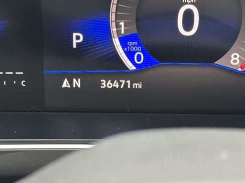 Used 2024 Volkswagen Tiguan SE R-Line image 10