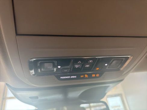 Used 2020 Lincoln Corsair AWD w/ Premium Package image 12