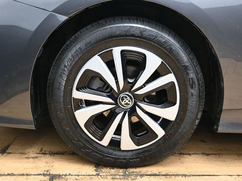 Used 2018 Toyota Prius Prime Plus image 13