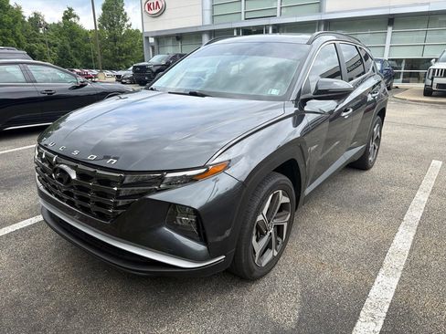 Used 2022 Hyundai Tucson SEL w/ Convenience + Premium Package AWD/4WD image 2