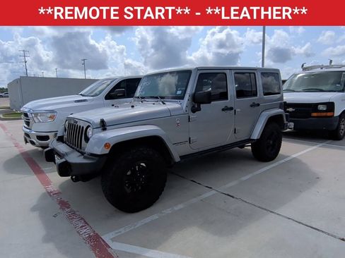 Used 2017 Jeep Wrangler Unlimited Sahara AWD/4WD image 3