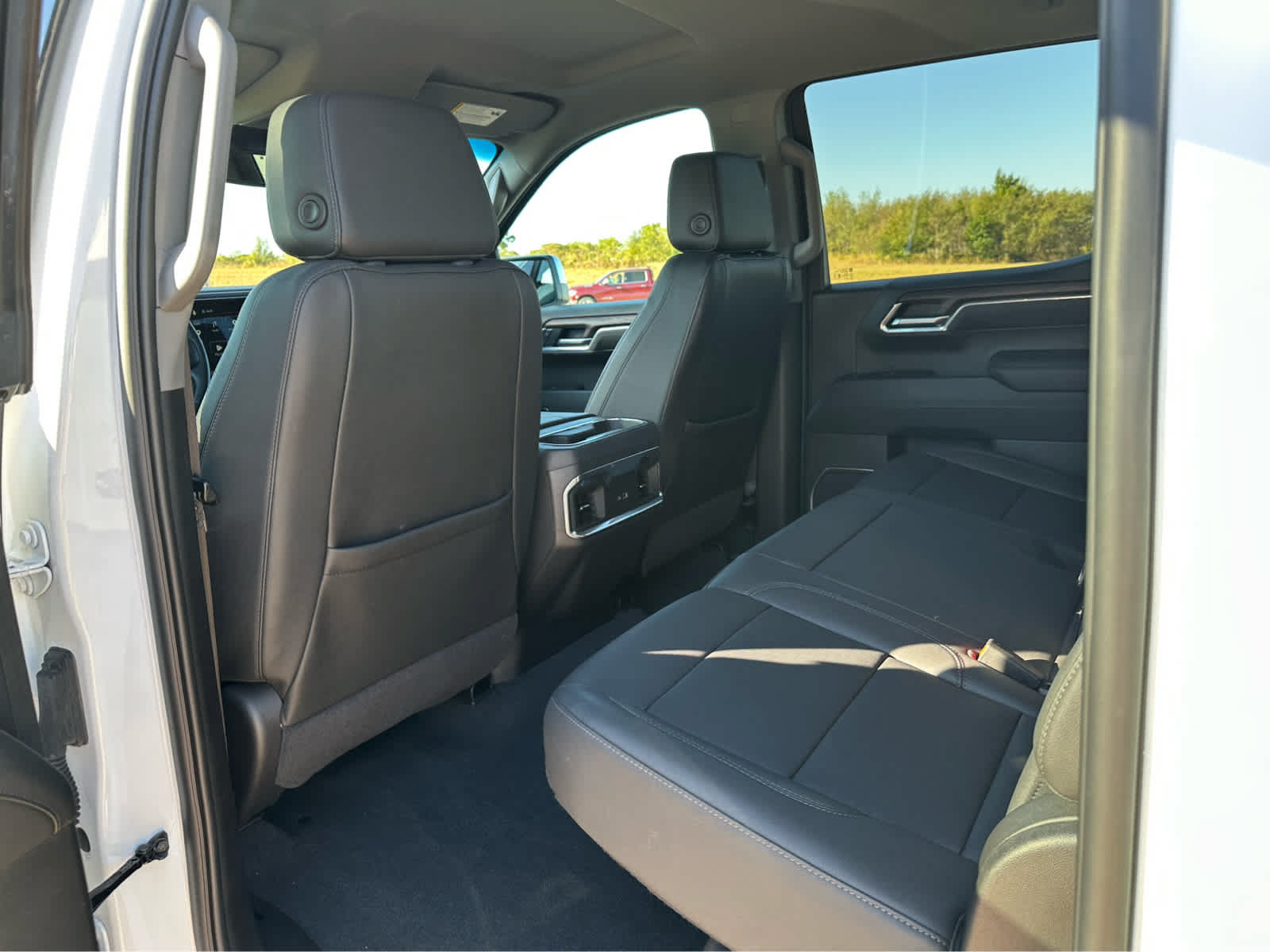 Used 2025 GMC Sierra 1500 SLT w/ SLT Premium Package AWD/4WD image 12