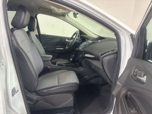 Used 2018 Ford Escape SE w/ SE Sport Appearance Package image 12