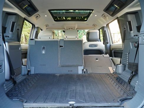 Used 2020 Land Rover Defender 110 HSE image 36