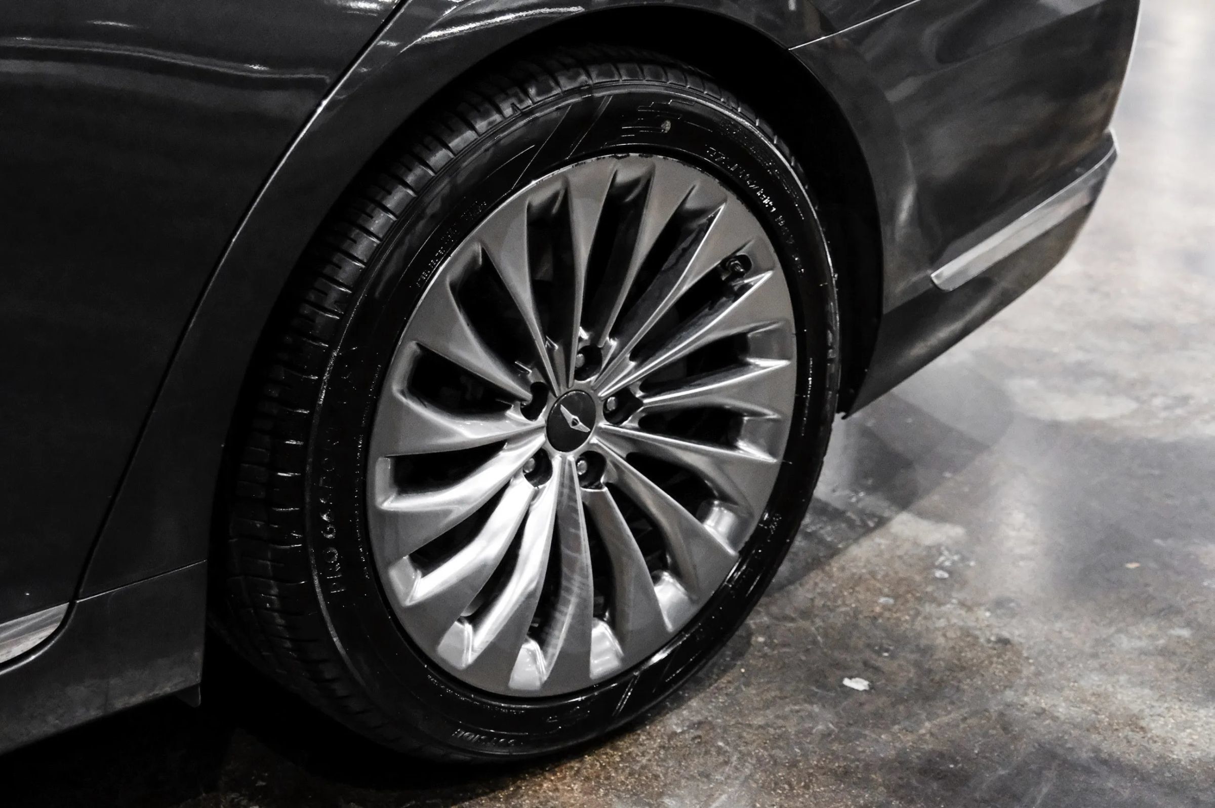 Used 2018 Genesis G90 3.3T Premium AWD/4WD image 57