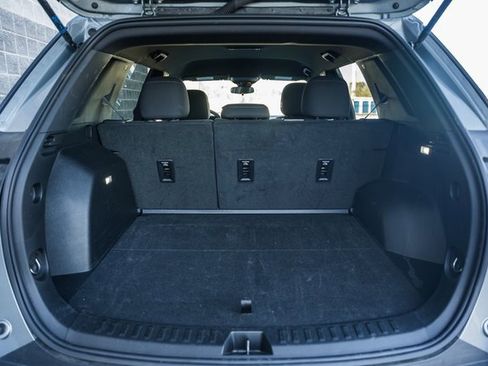 Used 2025 Chevrolet Equinox LT image 11